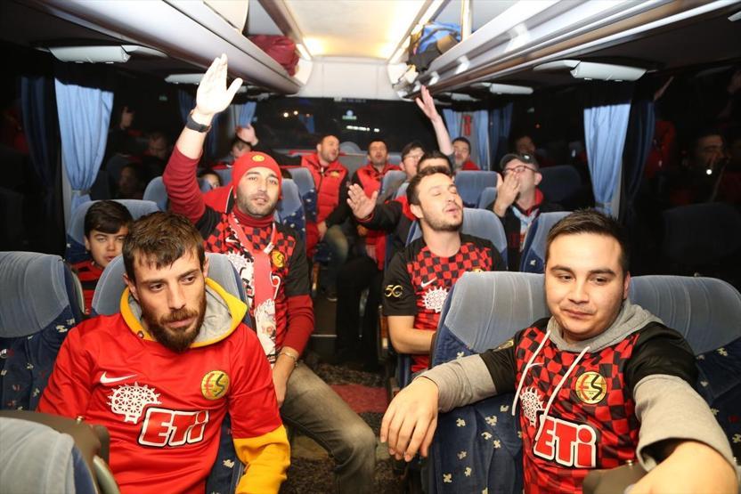 Siz hiç Eskişehirspor taraftarıyla aynı otobüse bindiniz mi