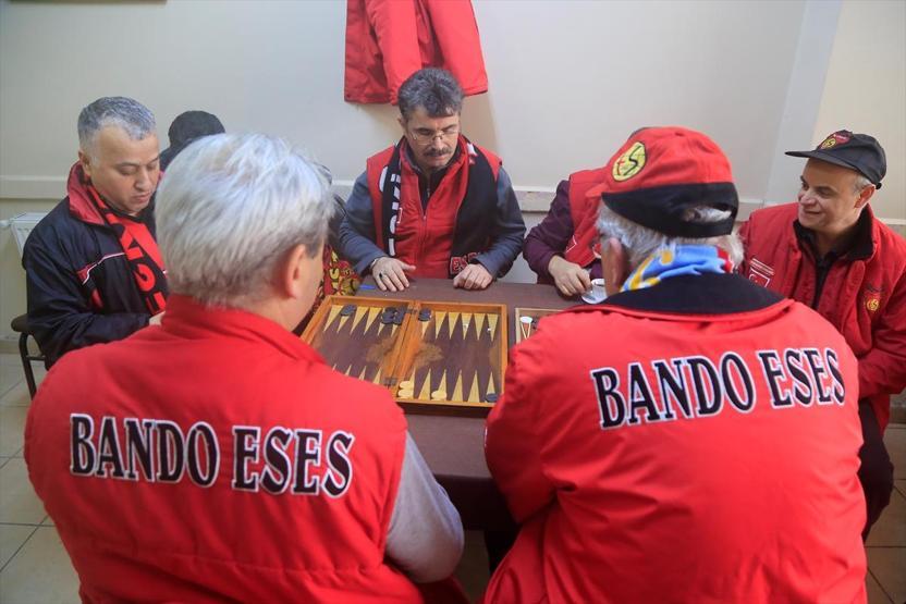 Siz hiç Eskişehirspor taraftarıyla aynı otobüse bindiniz mi