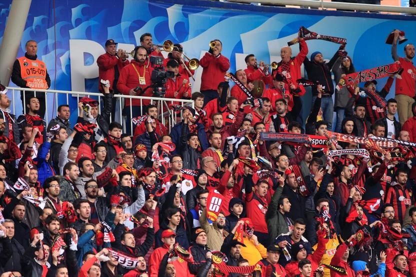Siz hiç Eskişehirspor taraftarıyla aynı otobüse bindiniz mi