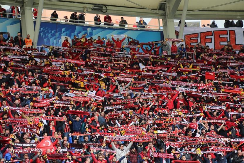 Siz hiç Eskişehirspor taraftarıyla aynı otobüse bindiniz mi