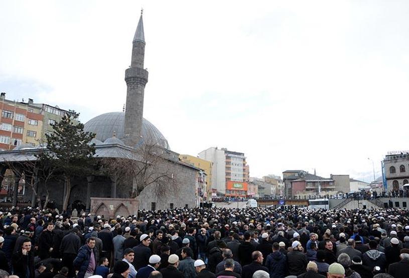 Mehmet Kırkıncının cenazesine 10 bin kişi katıldı