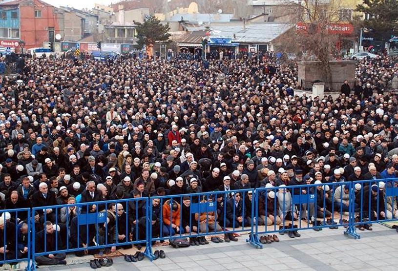 Mehmet Kırkıncının cenazesine 10 bin kişi katıldı