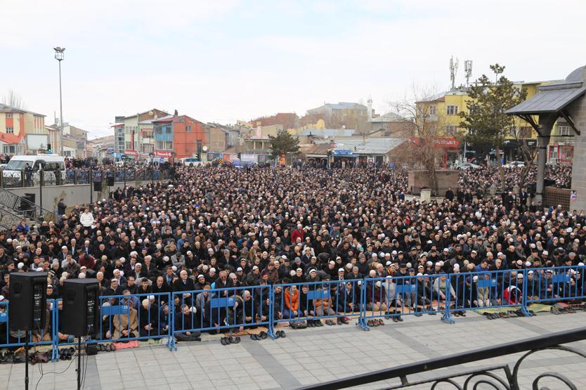 Mehmet Kırkıncının cenazesine 10 bin kişi katıldı