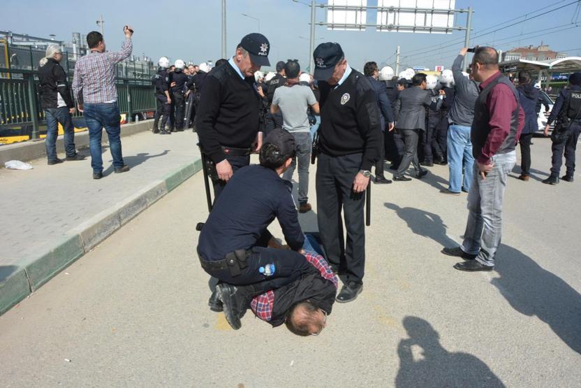 Eylemdeki Renault işçilerine polis müdahalesi