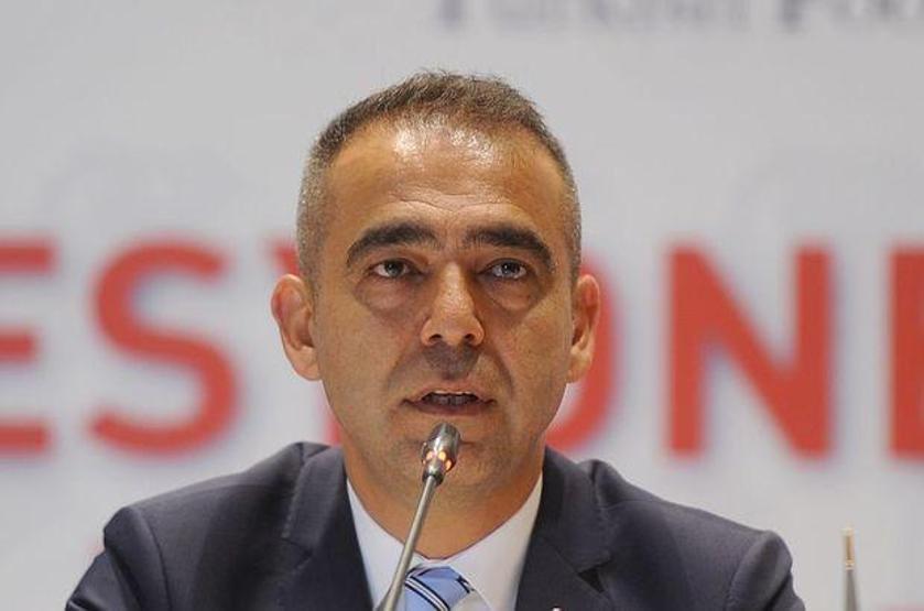 Fikret Orman: Cüneyt Çakırdan başka hakem mi yok