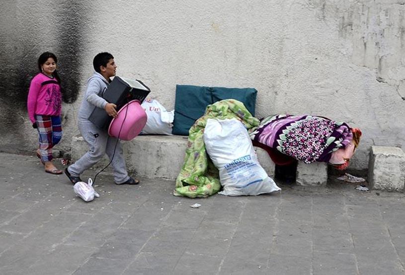 Surdan kaçıp Bağlara gelmişlerdi, yeniden yollara düştüler