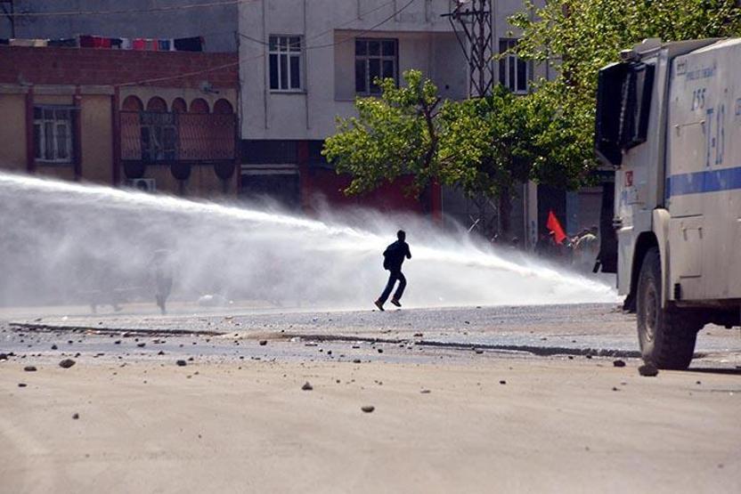 Polisten Nevruz müdahalesi