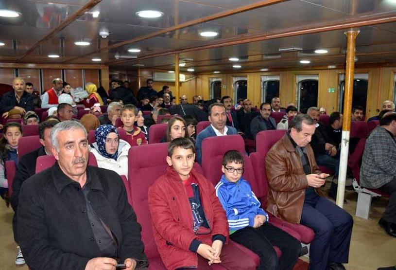 Bitliste Nevruz güvenlik gerekçesiyle feribotta kutlandı