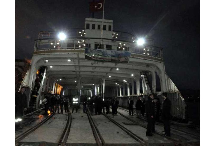Bitliste Nevruz güvenlik gerekçesiyle feribotta kutlandı