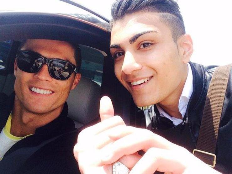 Kendini Cristiano Ronaldonun takım arkadaşı sanıyor