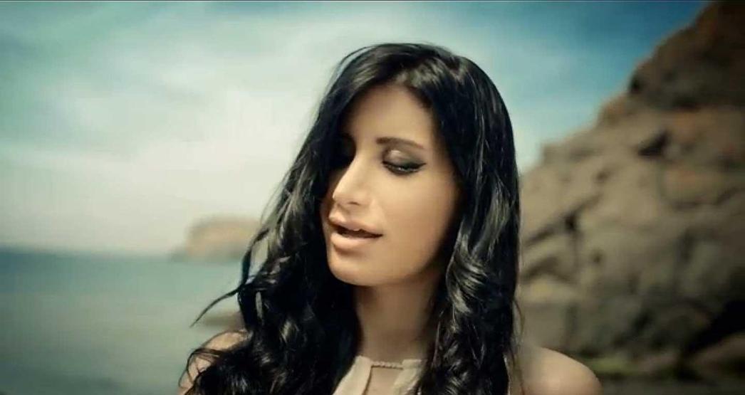 İrem Derici: İş öyle büyüdü ki ayrıldık