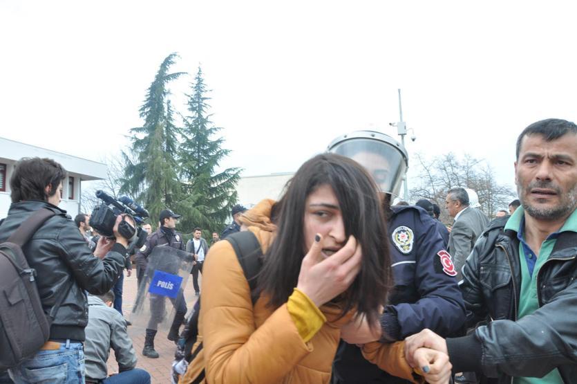 Üniversitede Ensar Vakfı protestosu