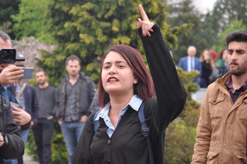 Üniversitede Ensar Vakfı protestosu