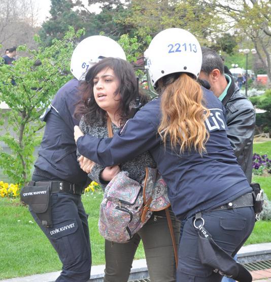 Üniversitede Ensar Vakfı protestosu