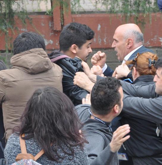 Üniversitede Ensar Vakfı protestosu