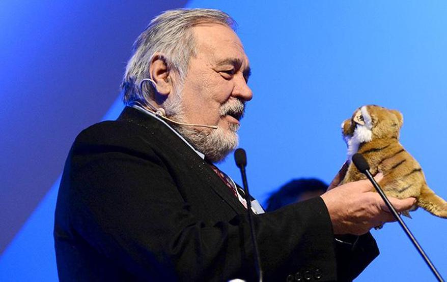 Referans bir tarihçiden sosyal medya fenomenine: İlber Ortaylı