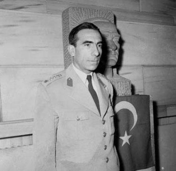 Alparslan Türkeşin ölümünün 19. yılı