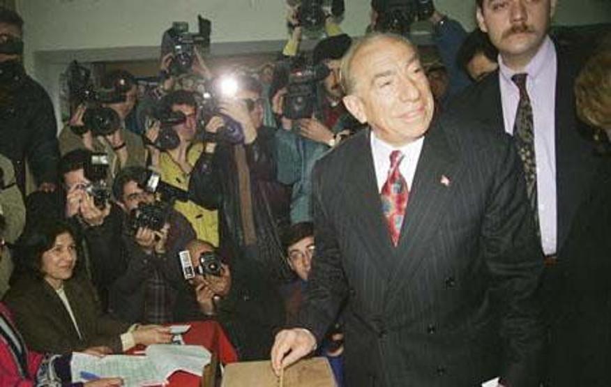 Alparslan Türkeşin ölümünün 19. yılı