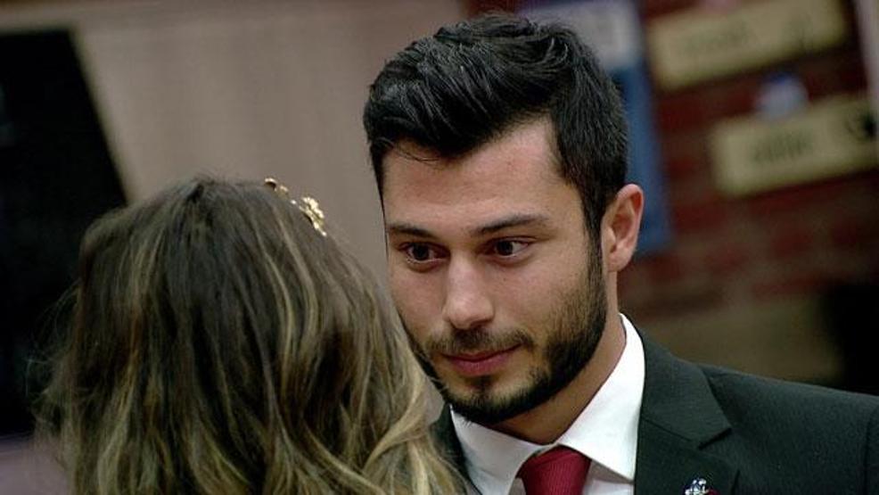 Emre, Hazal’a evlenme teklif etti