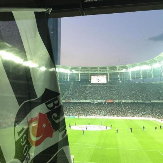 Ünlüler Vodafone Arena’ya akın etti