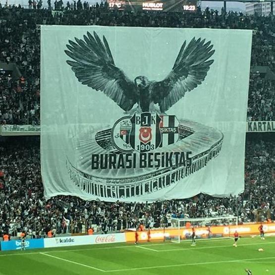 Ünlüler Vodafone Arena’ya akın etti