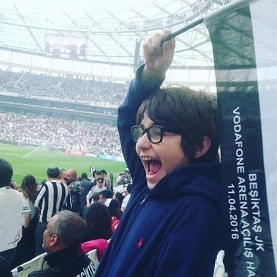 Ünlüler Vodafone Arena’ya akın etti