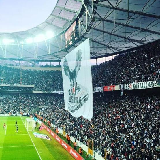 Ünlüler Vodafone Arena’ya akın etti