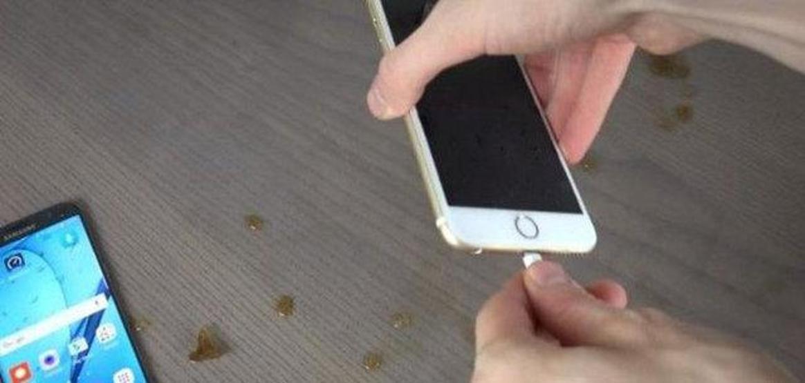 Akıllı telefonlar 9 saat kolanın içinde bekletildi