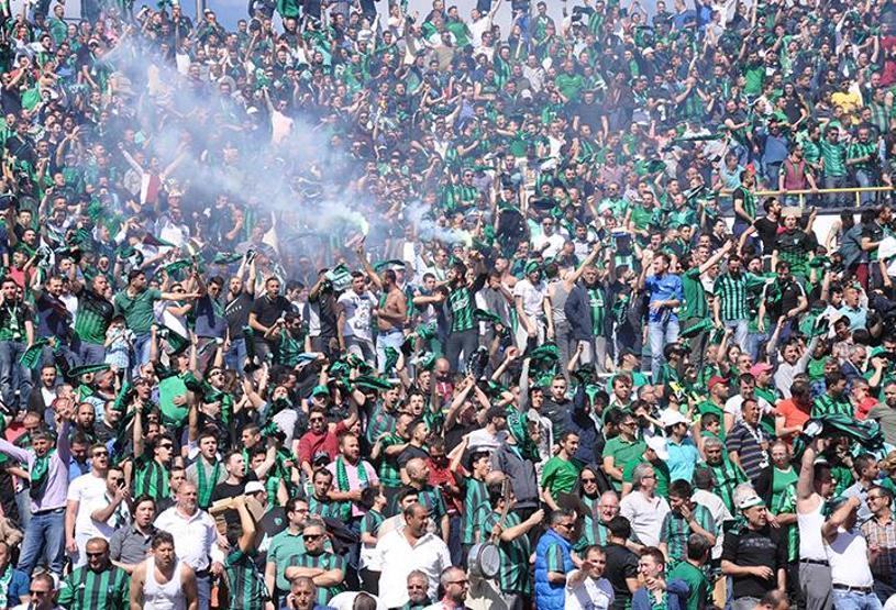 Kocaelispor şampiyon oldu, profesyonel liglere döndü