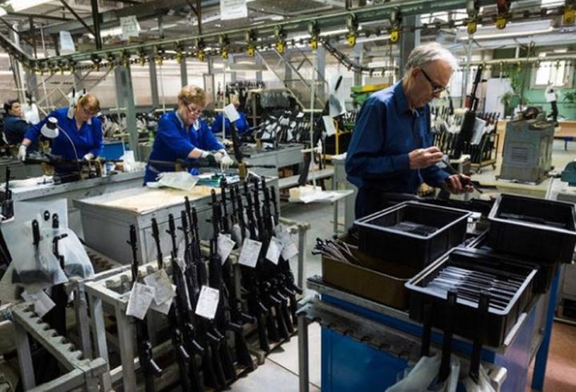 Efsanevi silah üreticisi Kalaşnikof “hatıra eşya satacak