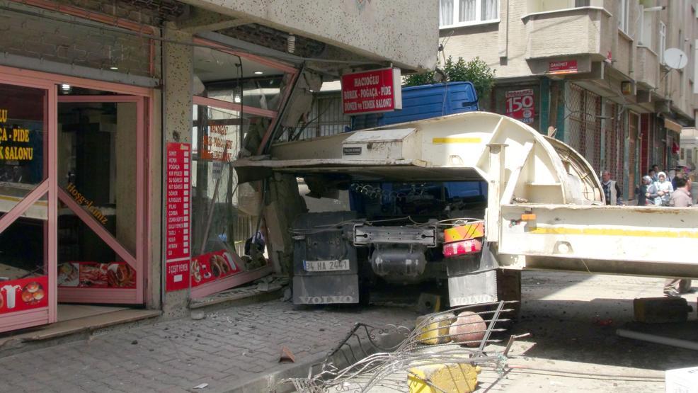 Mahallede TIR dehşeti