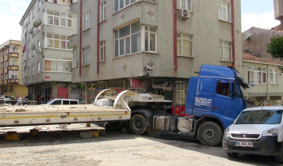 Mahallede TIR dehşeti