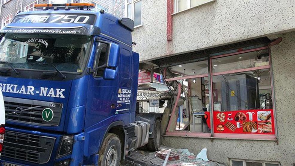 Mahallede TIR dehşeti