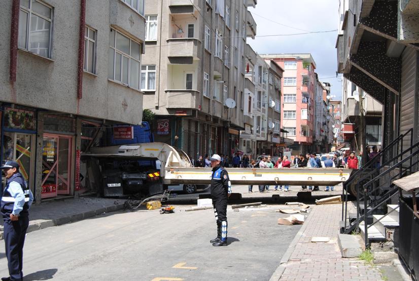 Mahallede TIR dehşeti