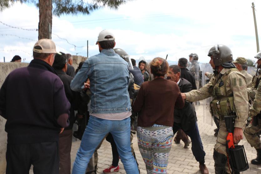 Kahramanmaraşta konteyner kent gerginliği: 18 gözaltı