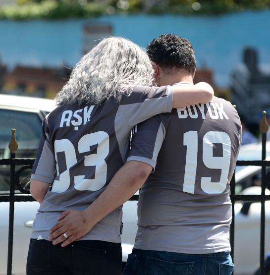 Beşiktaş taraftarlarından erken şampiyonluk kutlaması
