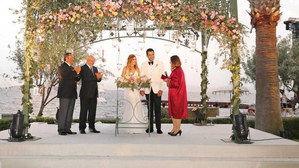 Kenan İmirzalıoğlu ile Sinem Kobalın düğününden ayrıntılar