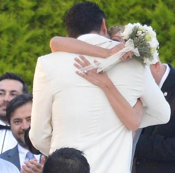Seren Serengilden Arda Turana Sinem Kobal göndermesi