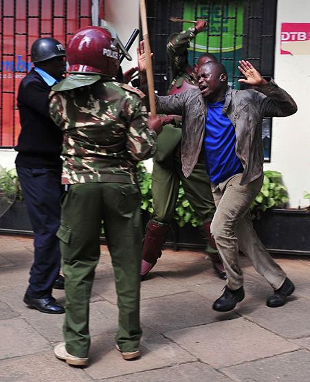 Kenya polisinden sert müdahale