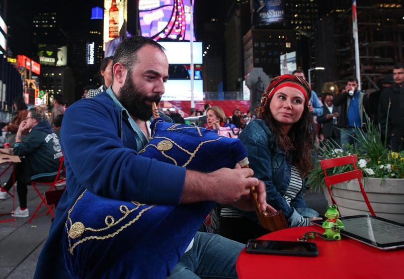 New Yorktaki Times Meydanında horon şov