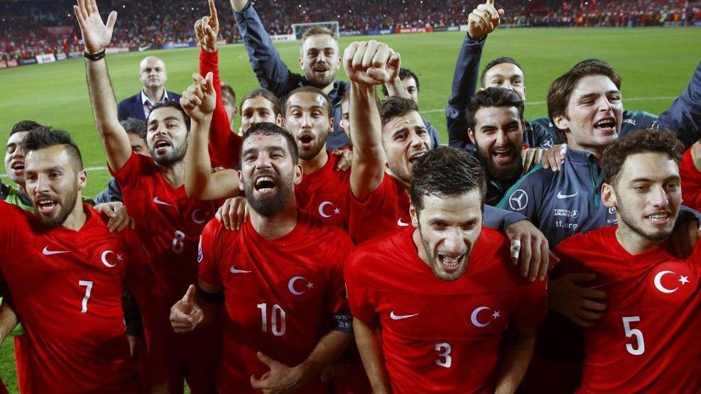 UEFAya göre Euro 2016ya katılan 24 takımın en iyi 11leri