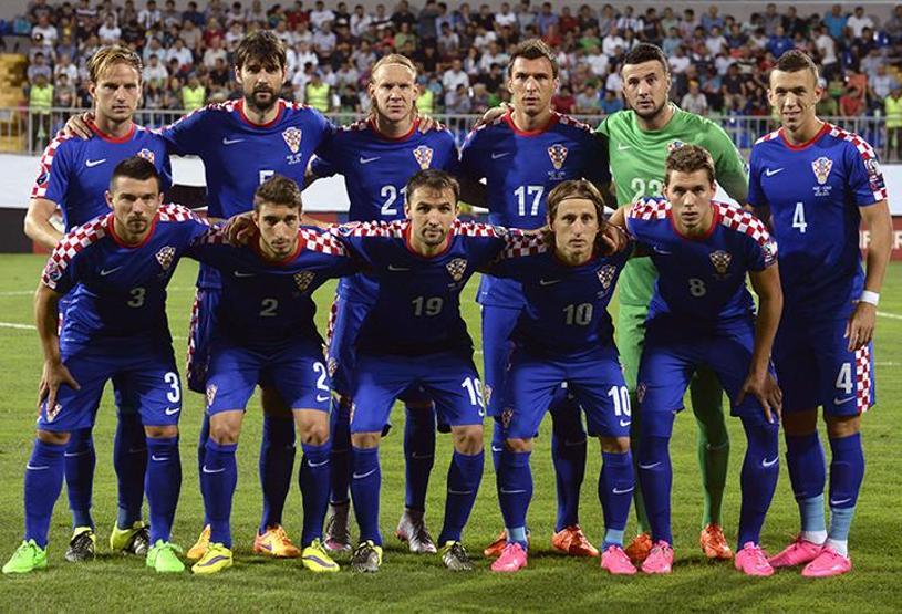 UEFAya göre Euro 2016ya katılan 24 takımın en iyi 11leri