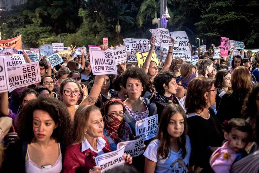 Brezilyalı kadınlardan büyük protesto