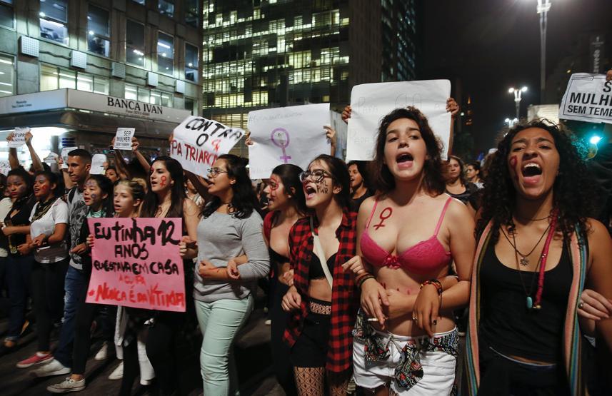 Brezilyalı kadınlardan büyük protesto