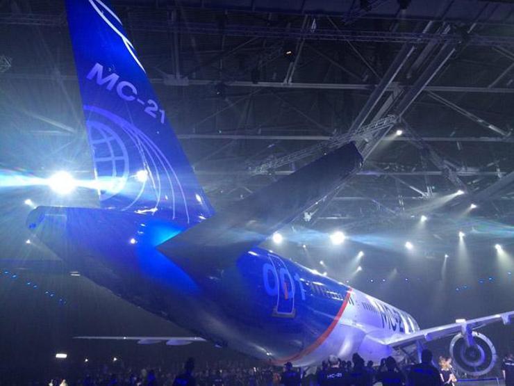 Rusya yeni yolcu uçağı üretti: Irkut MC-21