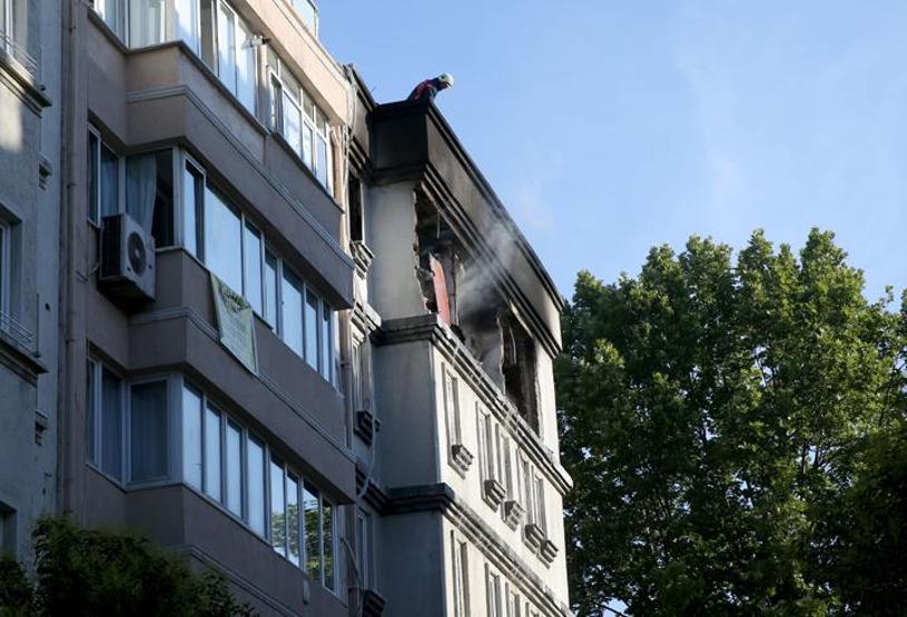 Cihangirde patlamanın izleri