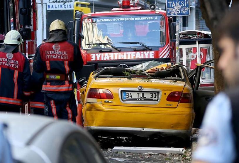 Cihangirde patlamanın izleri