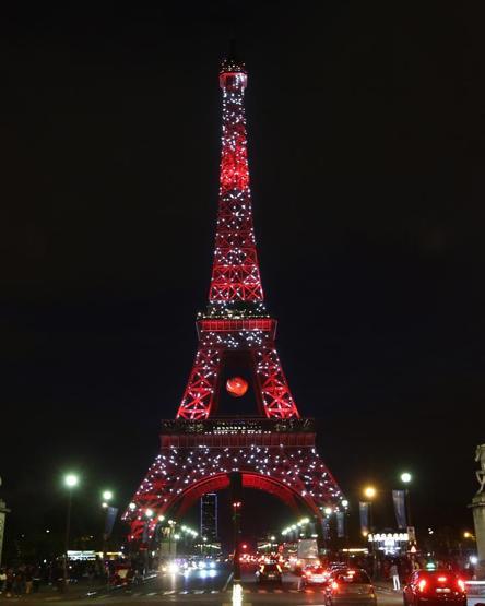 Eyfel Kulesi üçüncü kez Türk bayrağı renklerine büründü