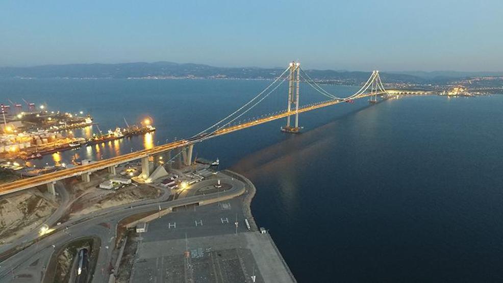 Osmangazi Köprüsü ışıklandırıldı