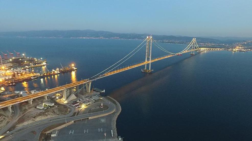 Osmangazi Köprüsü ışıklandırıldı